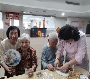 开展 “温情暖夕阳 饺香传爱心”志愿服务活动AG真人app敬老公益行 兴业银行天津分行(图4)